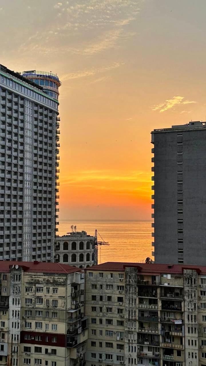 Pirosmani 18D, 14 Floor Apartment Batumi Bagian luar foto
