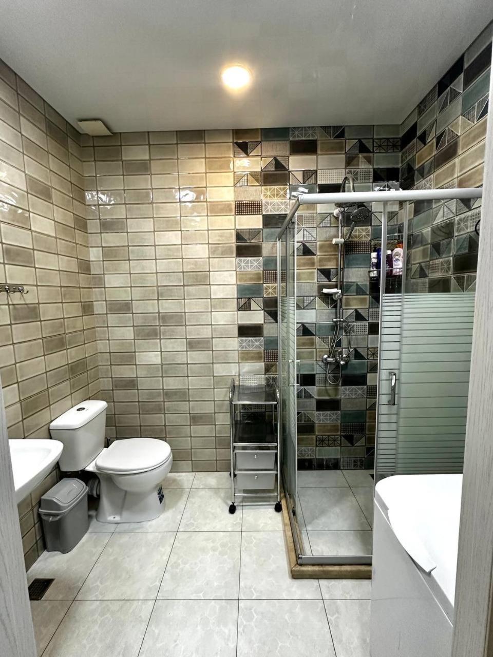 Pirosmani 18D, 14 Floor Apartment Batumi Bagian luar foto